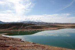 Image du Maroc Professionnelle de  Le barrage Laghrasse "dit barrage Hassan II", il se situe à 50 km au sud est de Taourirte au nord du Maroc, Samedi 10 Février 2006, ce barrage fournit en eau potable  le barrage Mohammed V qui sert de lien pour Machraa Hammadi,  ce dernier permet l'approvisionnement des centre de Taourirte et El Aïoun Sidi Mellouk. (Photo / Abdeljalil Bounhar) 